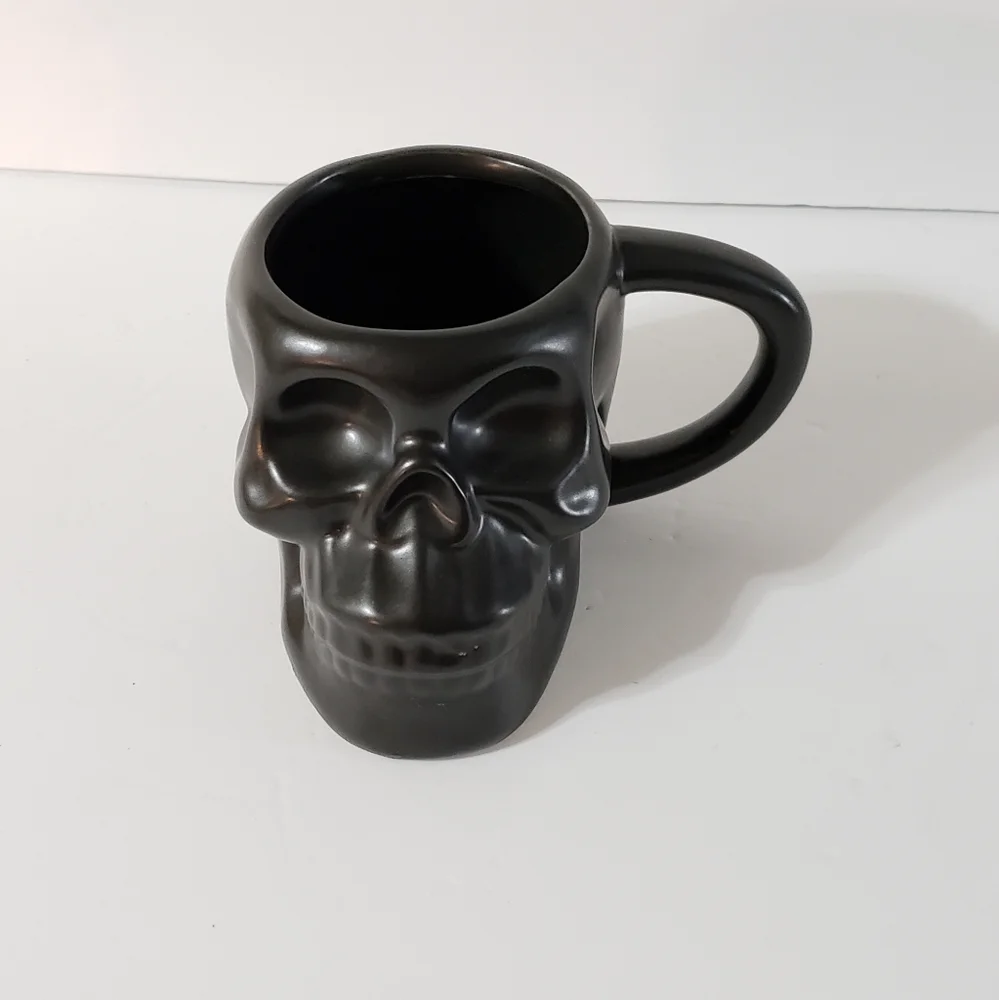 Hyde and Eek Skull Mug Halloween